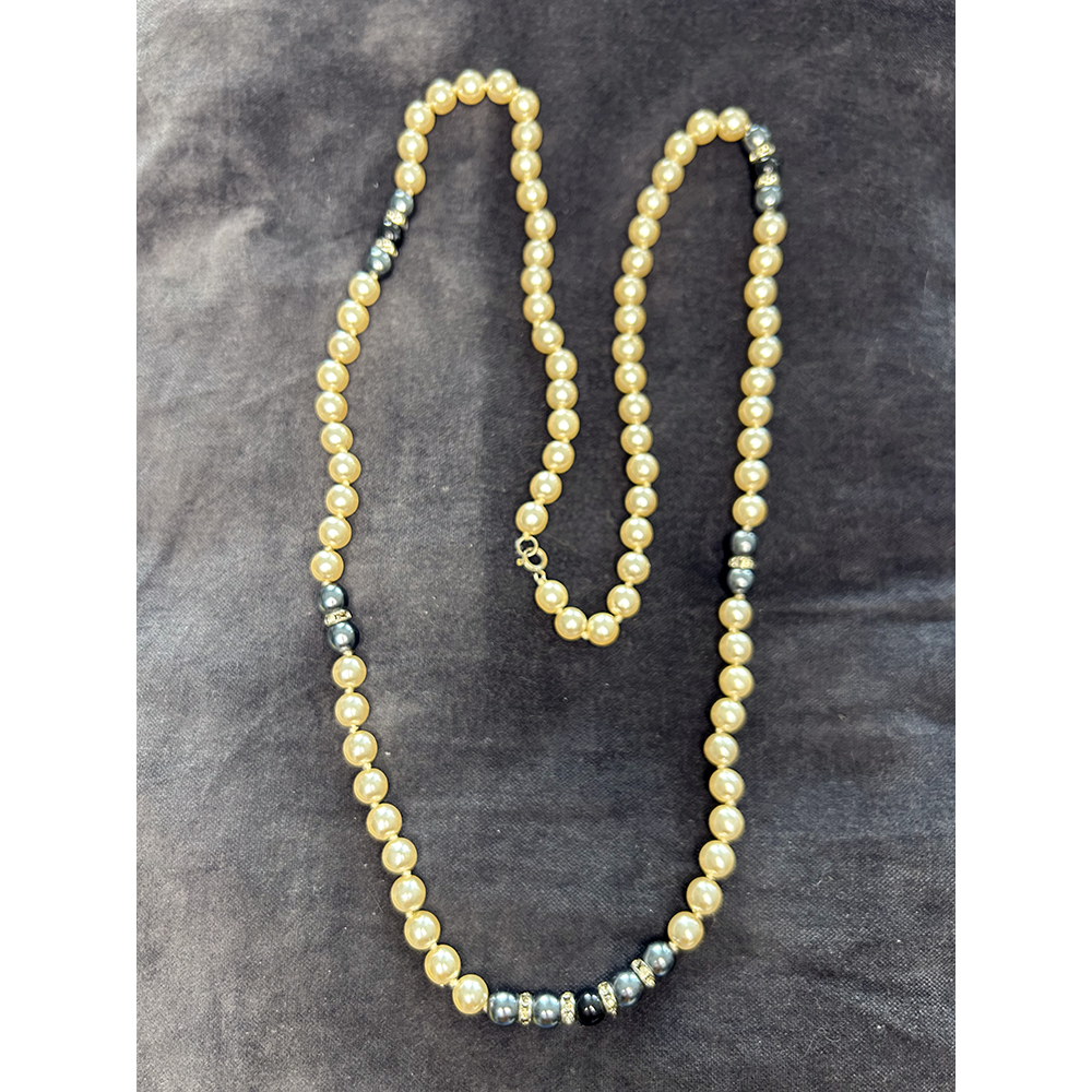 Vintage pearl & diamante necklace