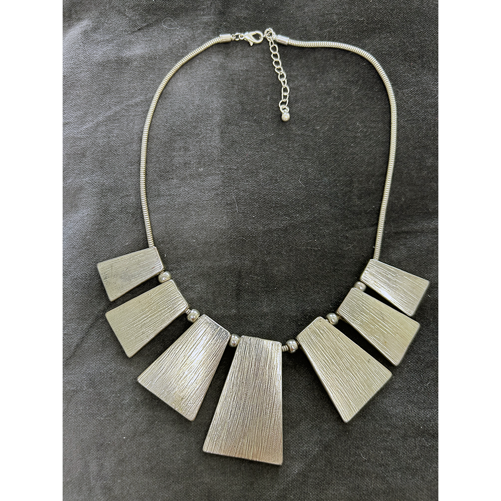 Retro silver coloured statement necklace