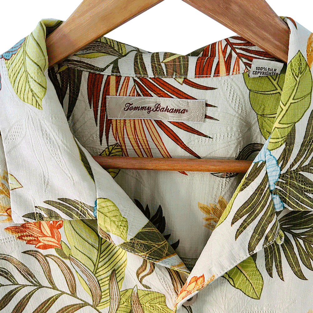 Men's Tommy Bahama silk Hawaiian shirt - Image 2