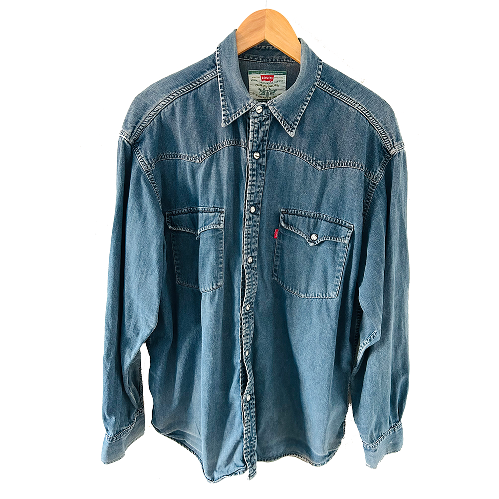 Men's blue denim Levi's shirt